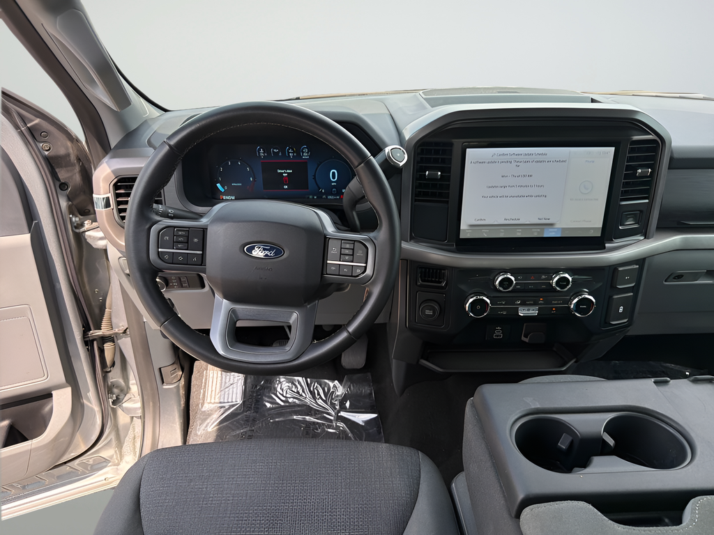 Used 2025 Silver Ford XLT image 23