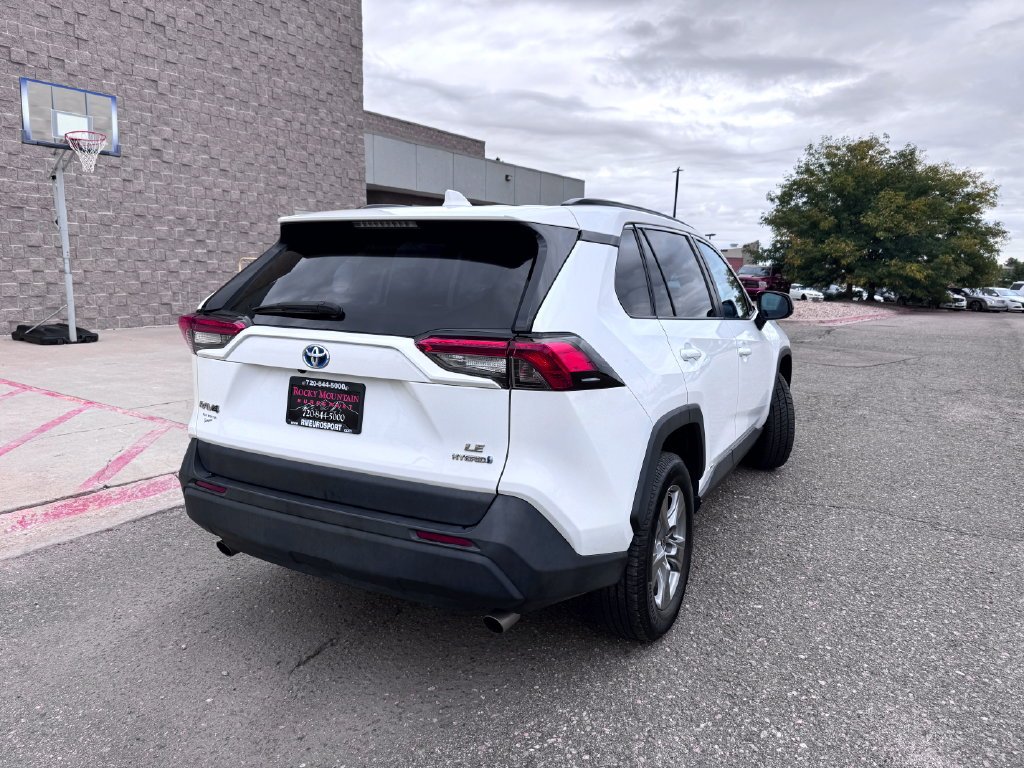 Used 2022 White Toyota LE image 8