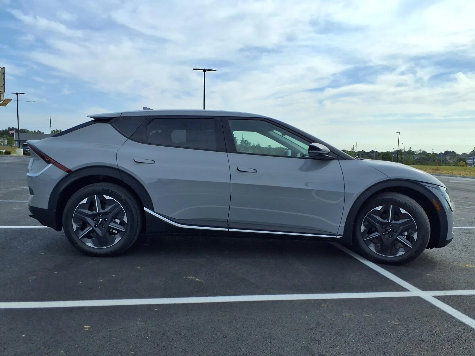 New 2026 Wolf Gray Kia LIGHT image 25