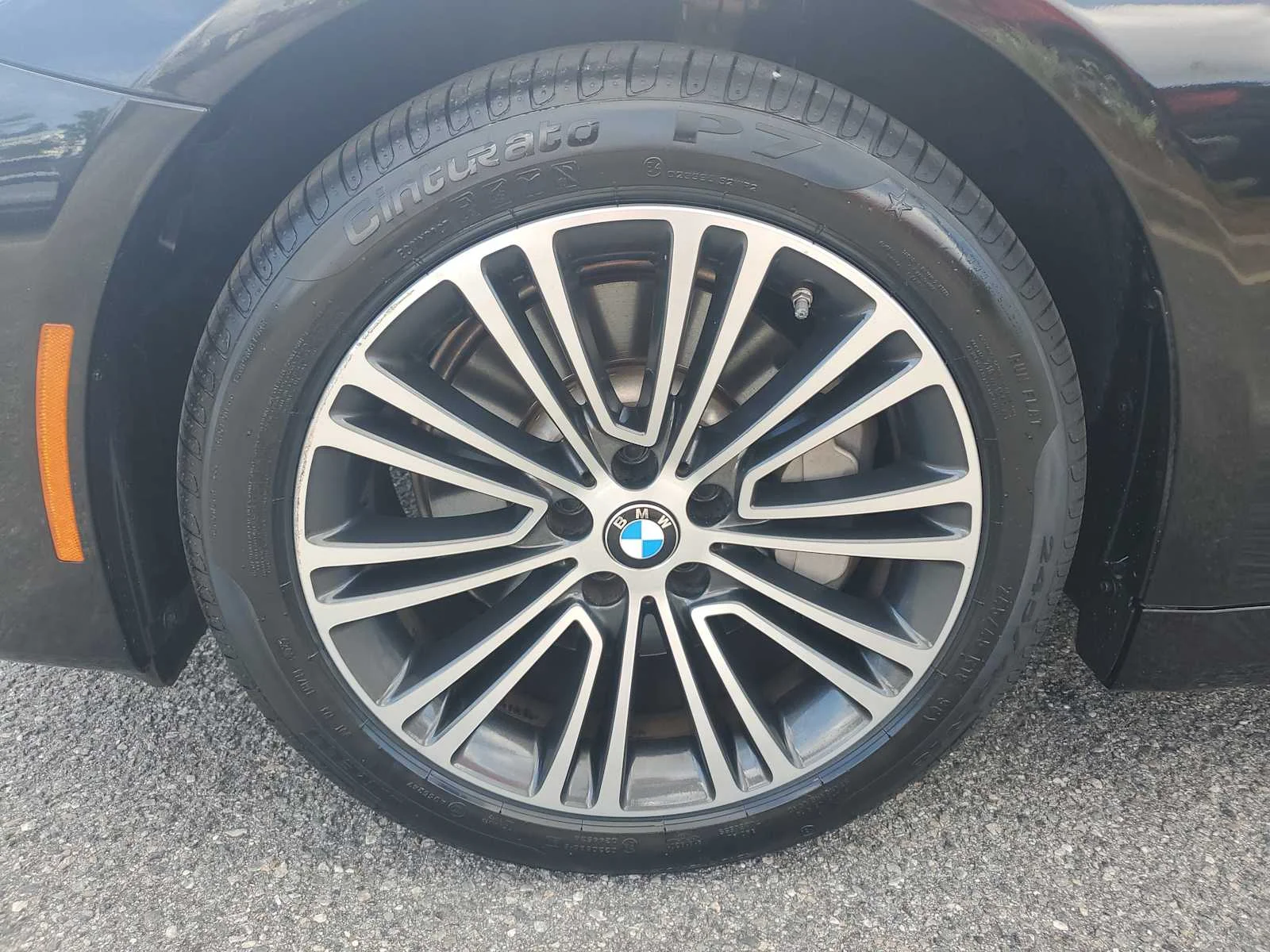 Used 2020 Black Sapphire Metallic BMW 530e iPerformance image 12
