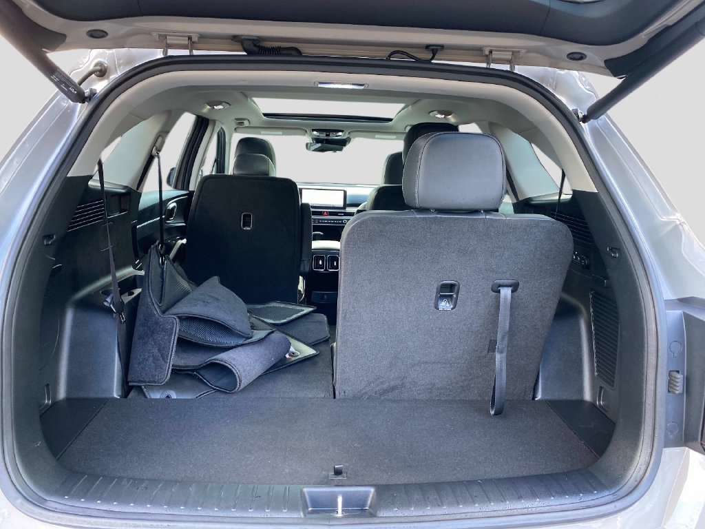 Used 2024 Brown Kia X-Line EX image 8