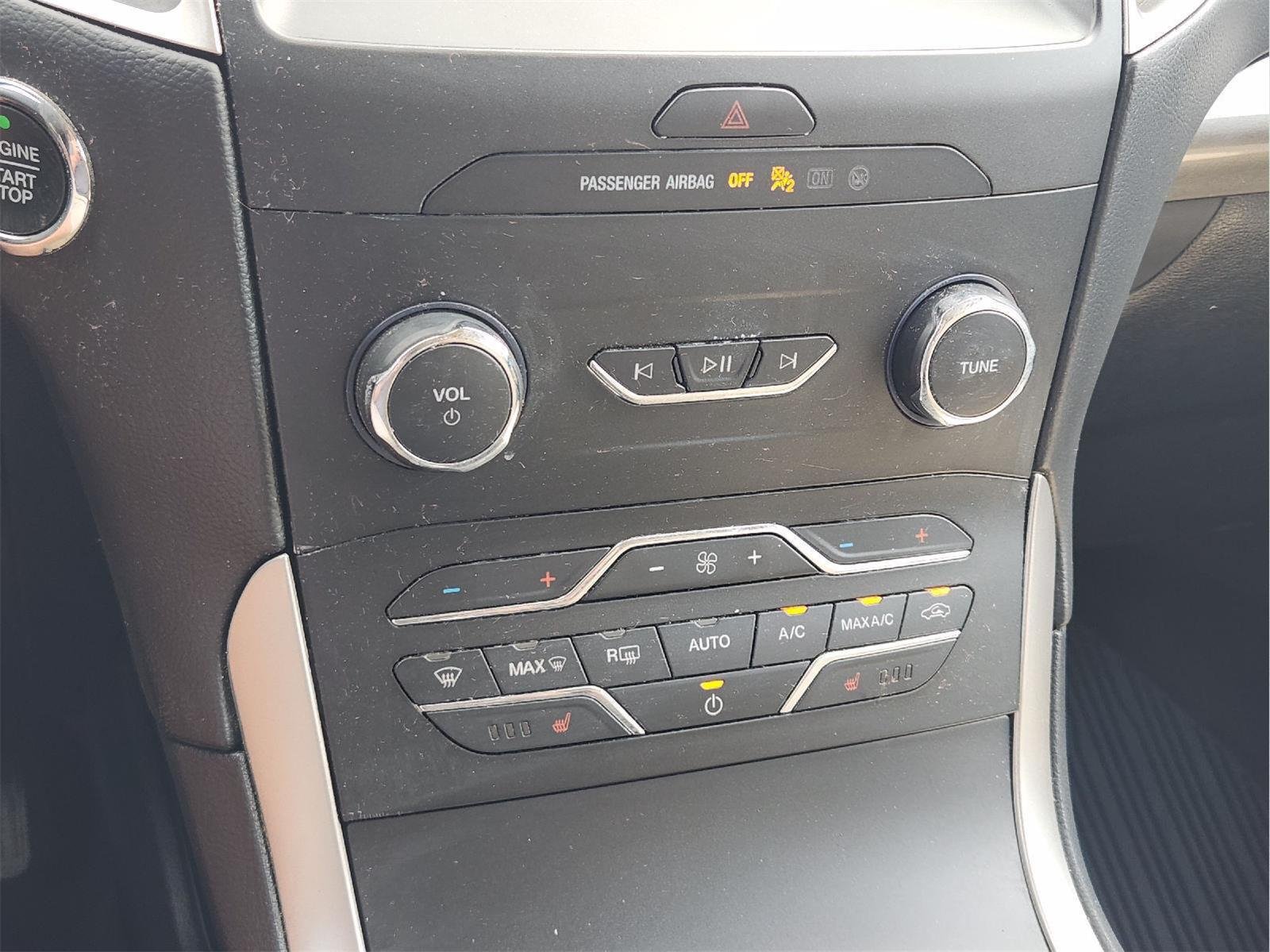 Used 2020 Iconic Silver Ford SEL image 18