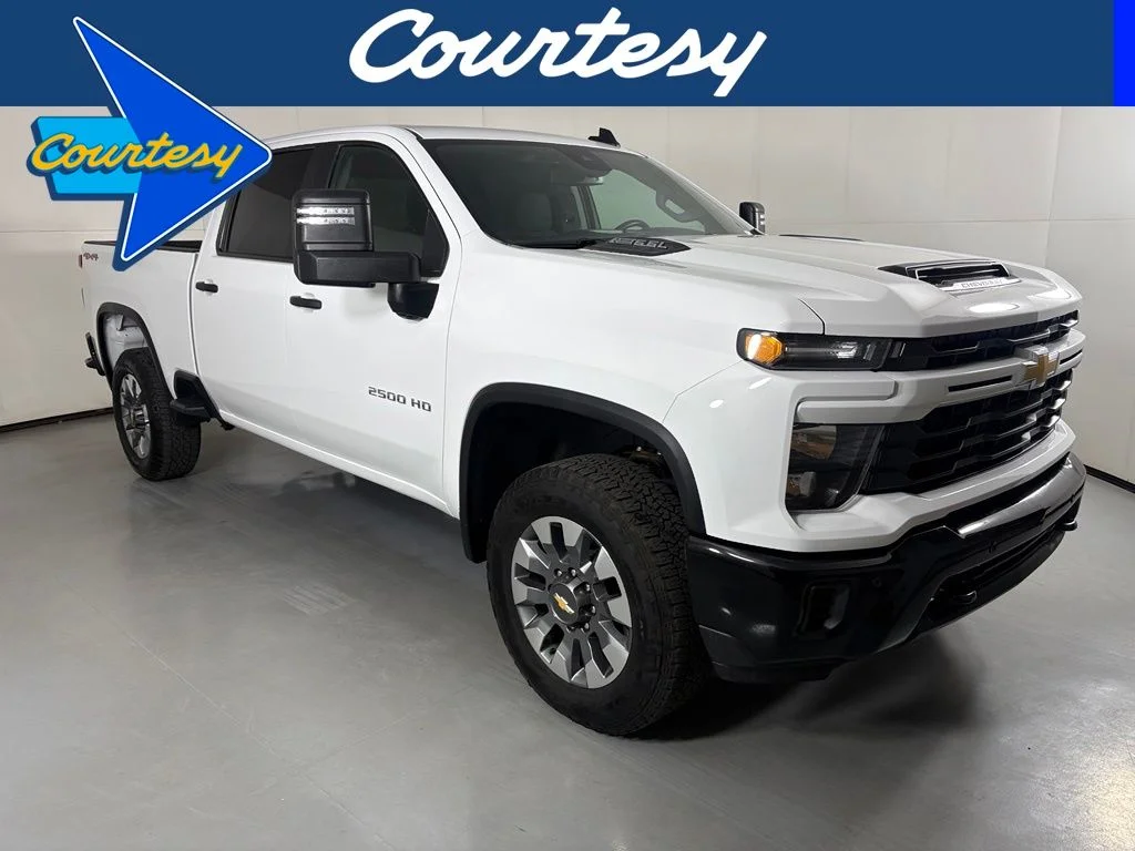Used 2025 White Chevrolet Custom image 1