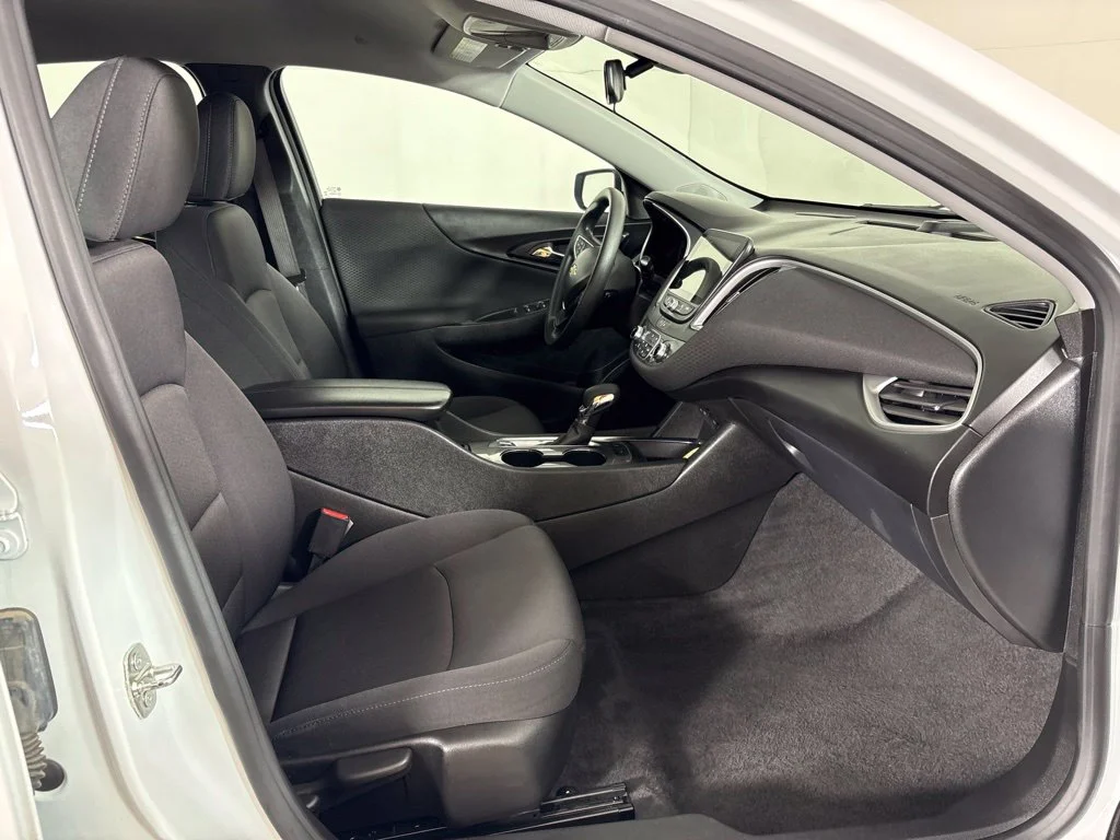 Used 2024 White Chevrolet LT image 14