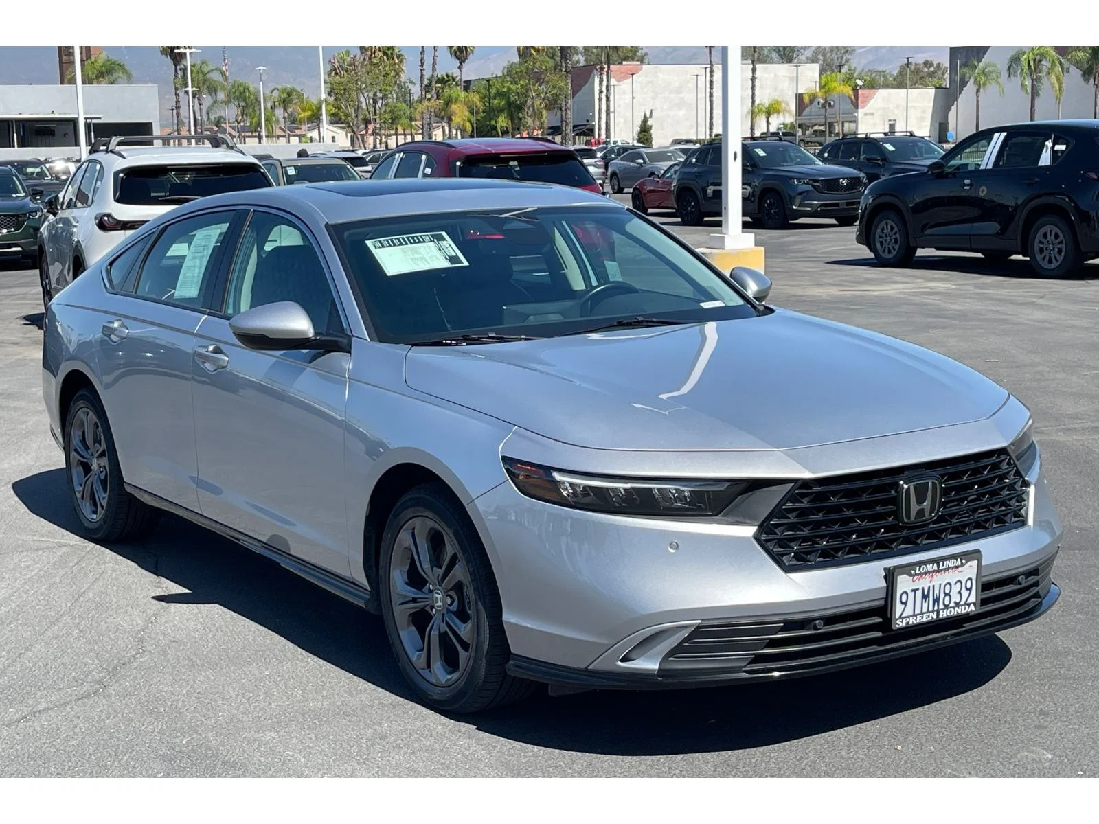 Used 2025 Solar Silver Metallic Honda EX-L image 8