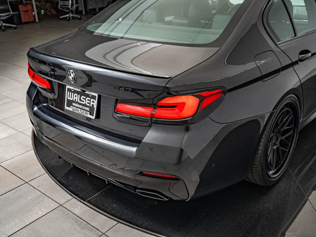 Used 2023 Dark Graphite Metallic BMW 540i image 18