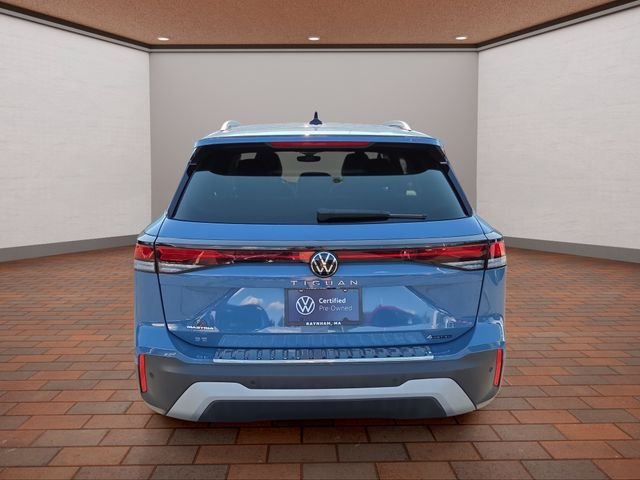 Used 2025 Monterey Blue Pearl Volkswagen 2.0T SE image 28