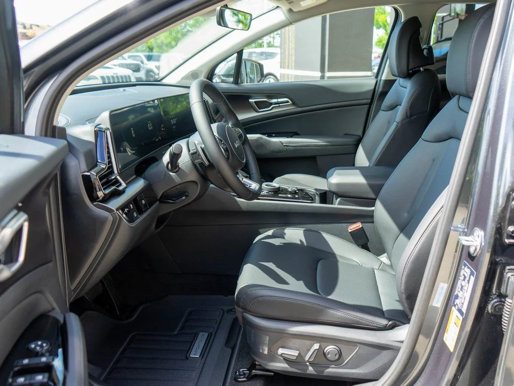 2025 Kia Sportage EX Hybrid - Photo 11