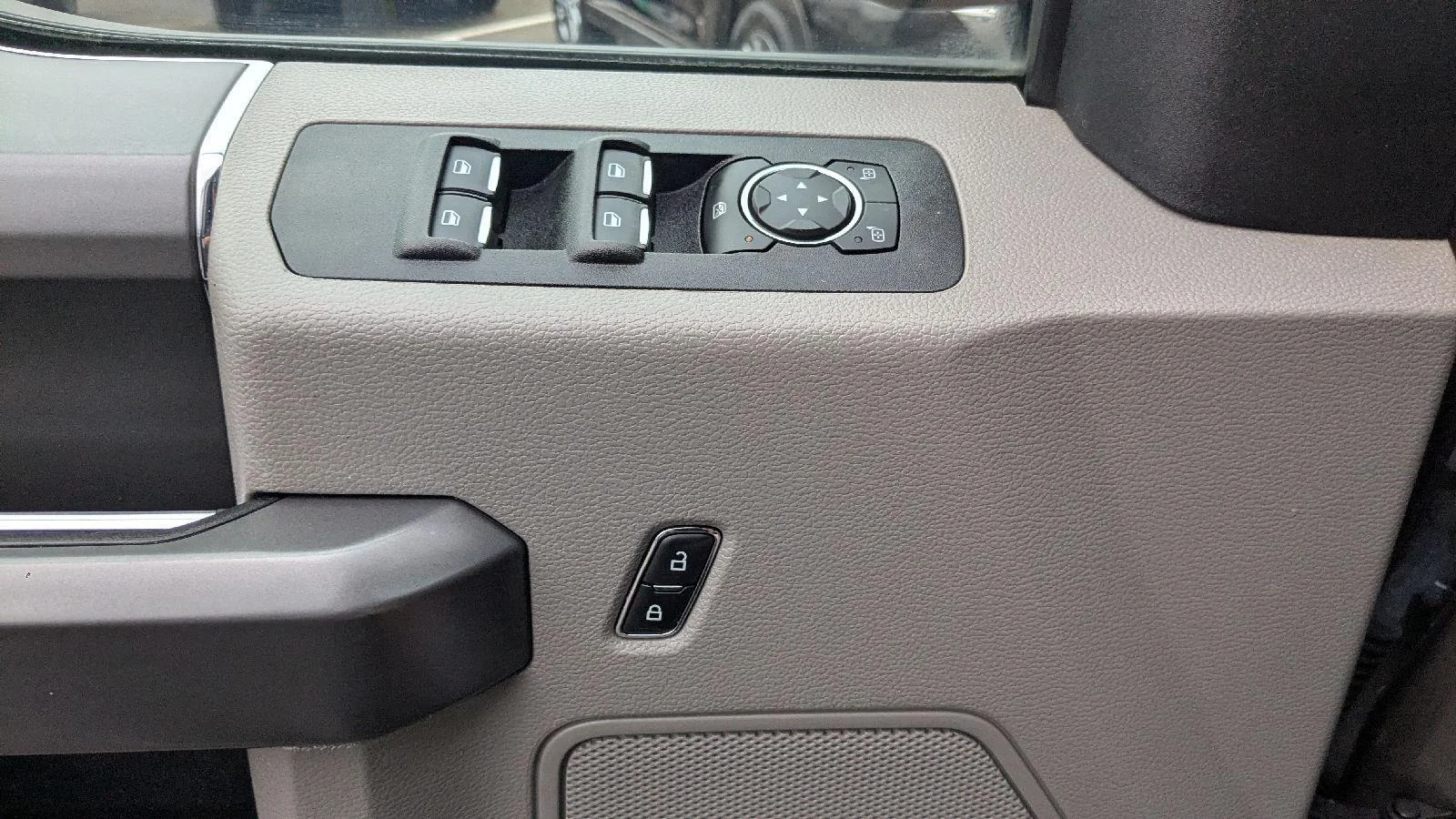 2020 Ford F-150 XLT - Photo 18