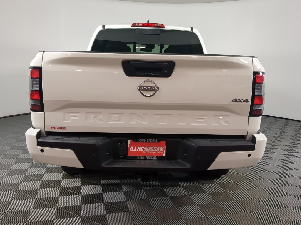 New 2026 Glacier White Nissan Crew Cab SV image 7