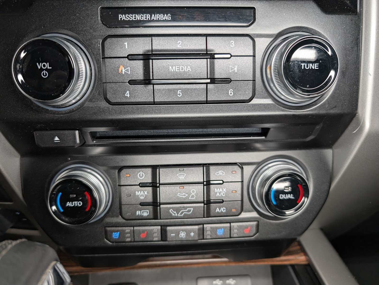 Used 2016 Caribou Metallic Ford Lariat image 30