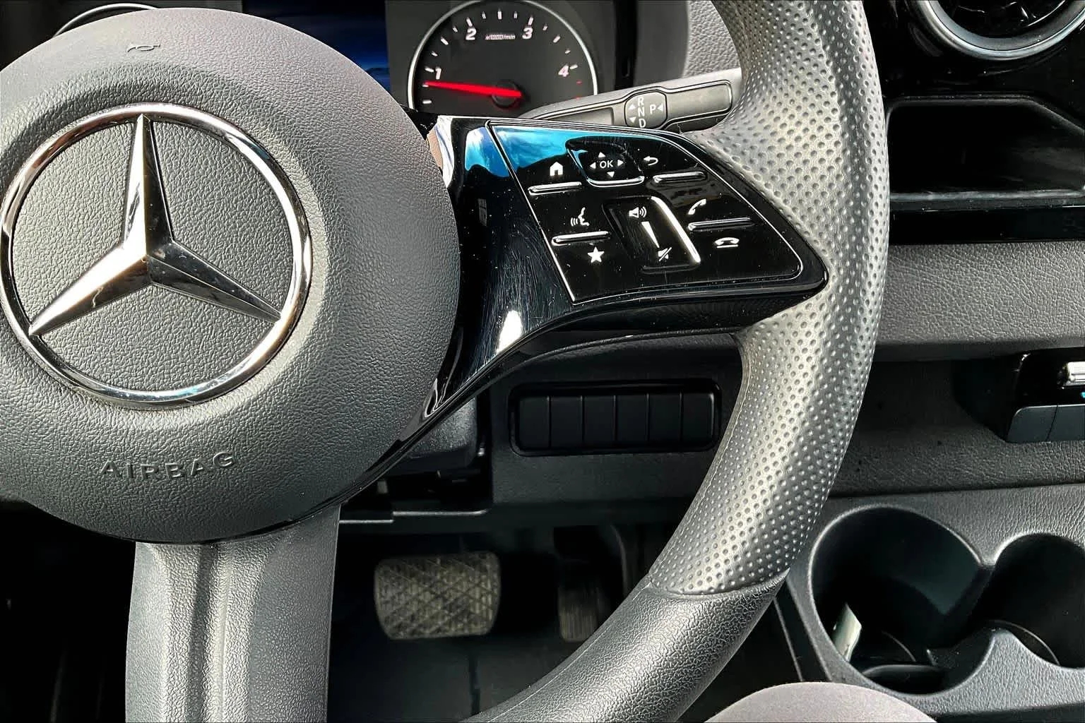 Used 2025 Arctic White Mercedes-Benz  image 24