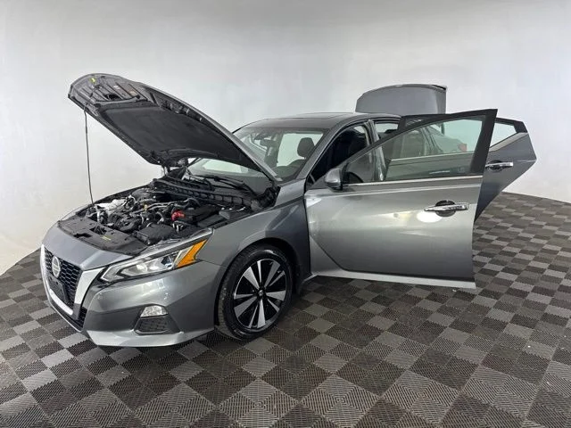 Used 2021 Gray Nissan 2.5 SV image 10