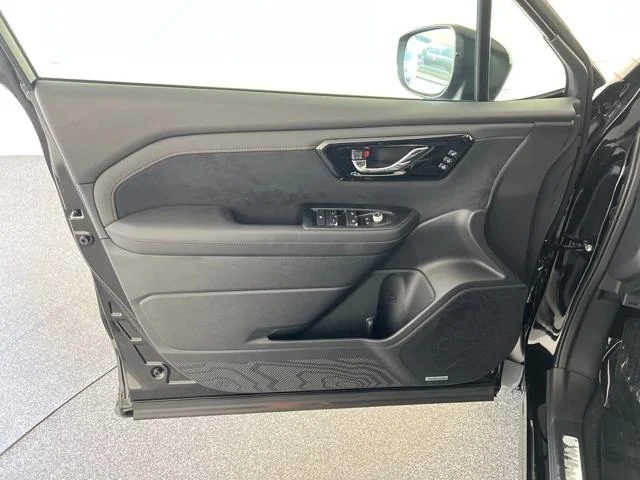 New 2026 CRYSTAL BLACK SILICA Subaru Touring Hybrid image 12