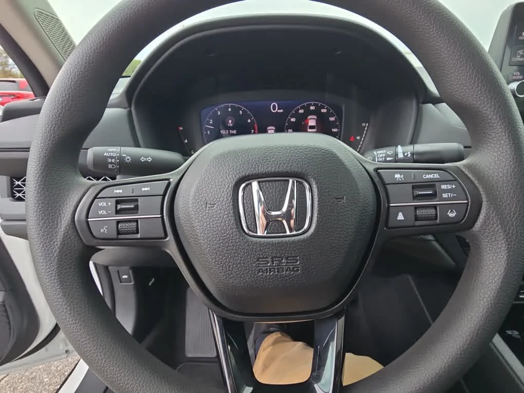 Certified Used 2026 Platinum White Pearl Honda SE image 15