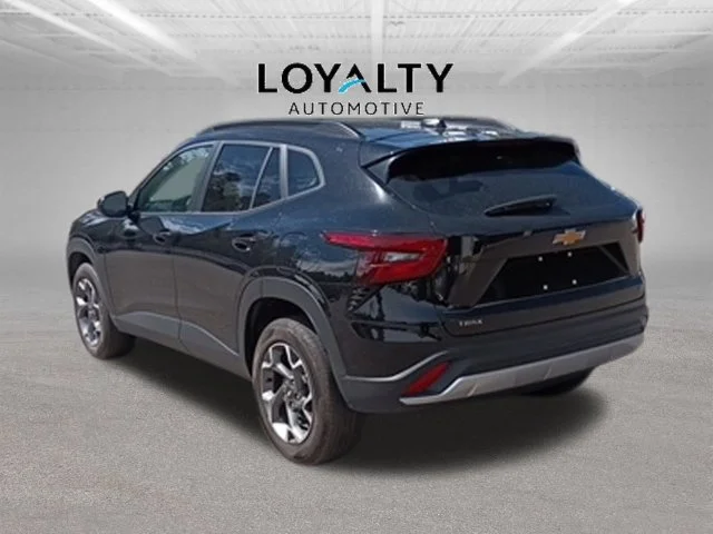 Used 2025 Black Chevrolet LT image 3