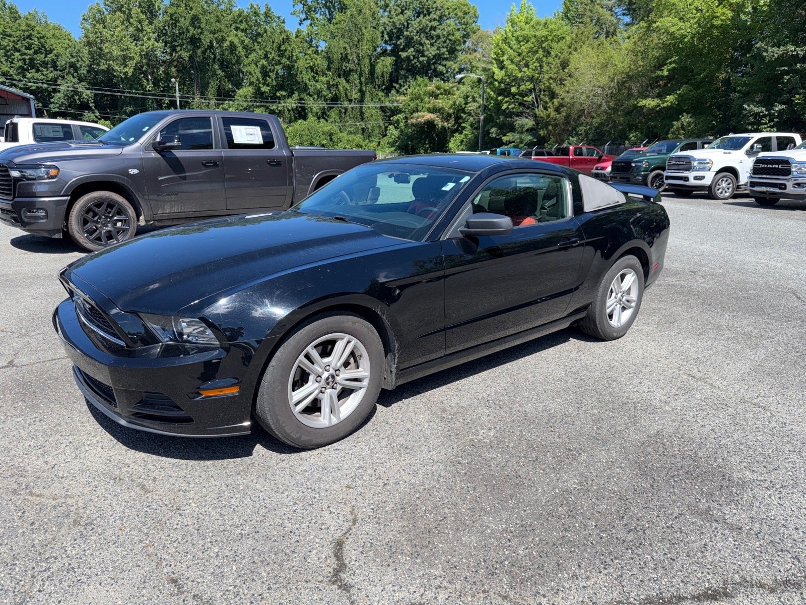 Used 2013 Black Ford V6 image 3