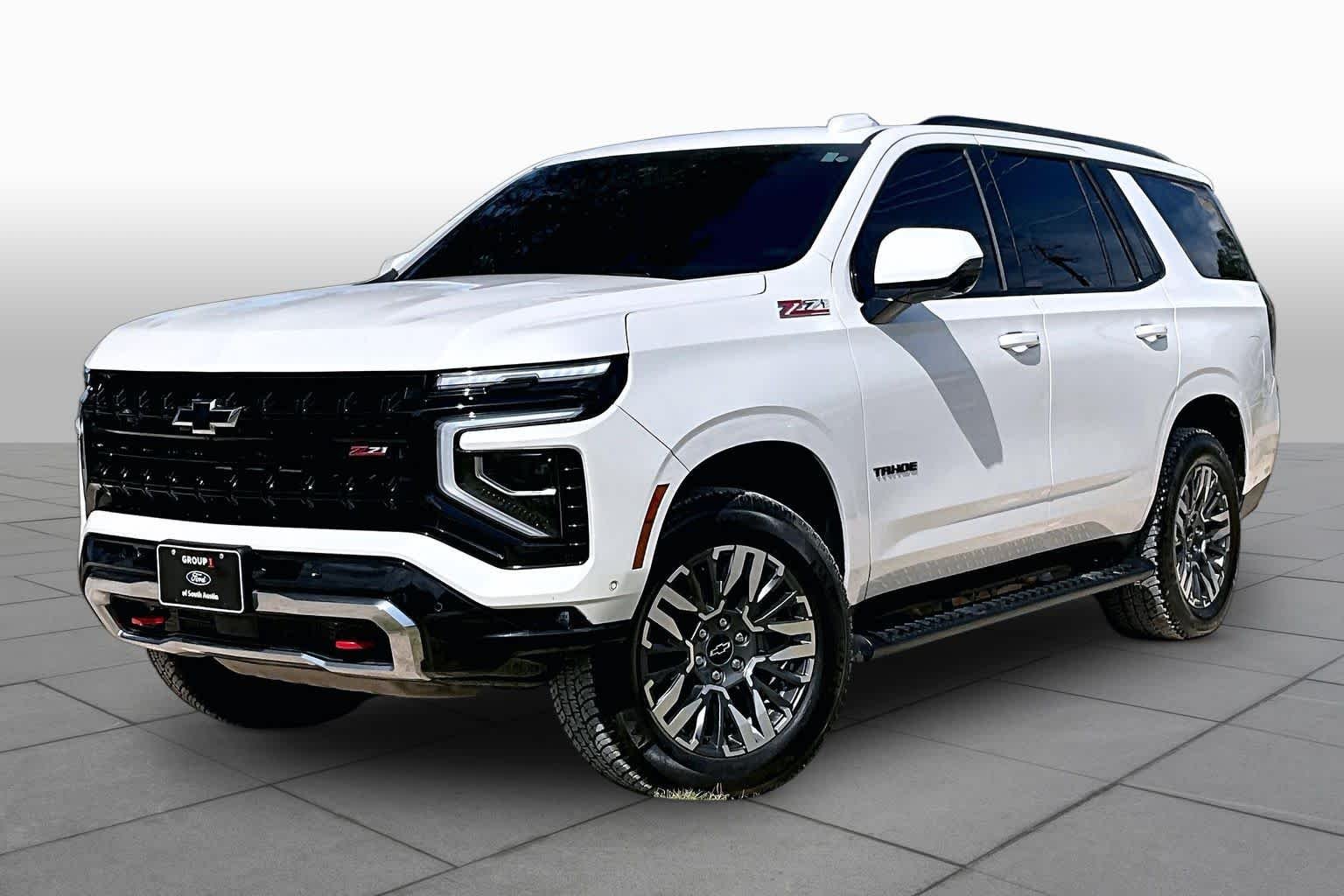 Used 2025 Iridescent Pearl Tricoat Chevrolet Z71 image 35