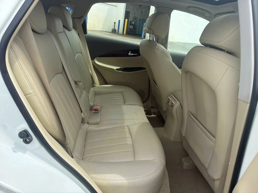 Used 2014 White INFINITI Journey image 43