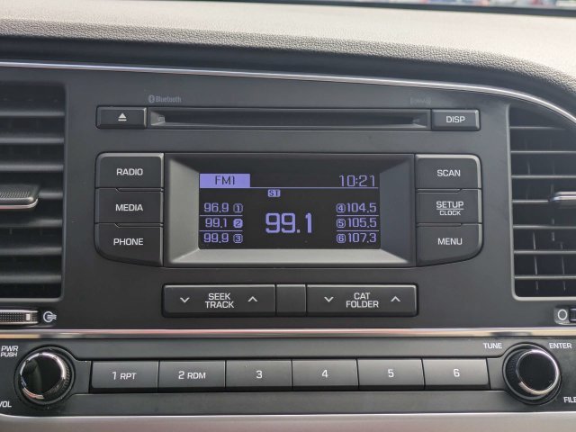 Used 2017 Scarlet Red Hyundai SE image 20