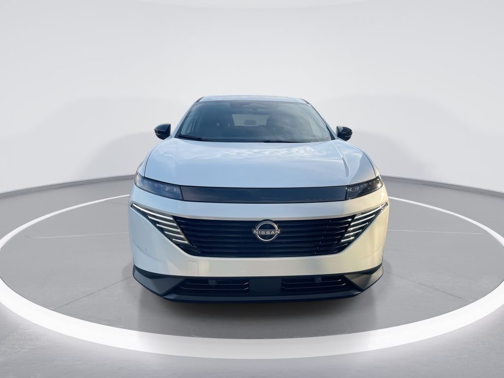 New 2026 White Nissan SL image 3