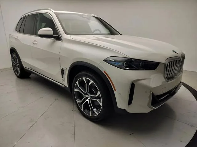 New 2026 Alpine White BMW xDrive40i image 2