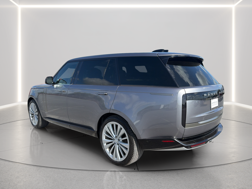 Used 2024 Gray Land Rover SE image 9