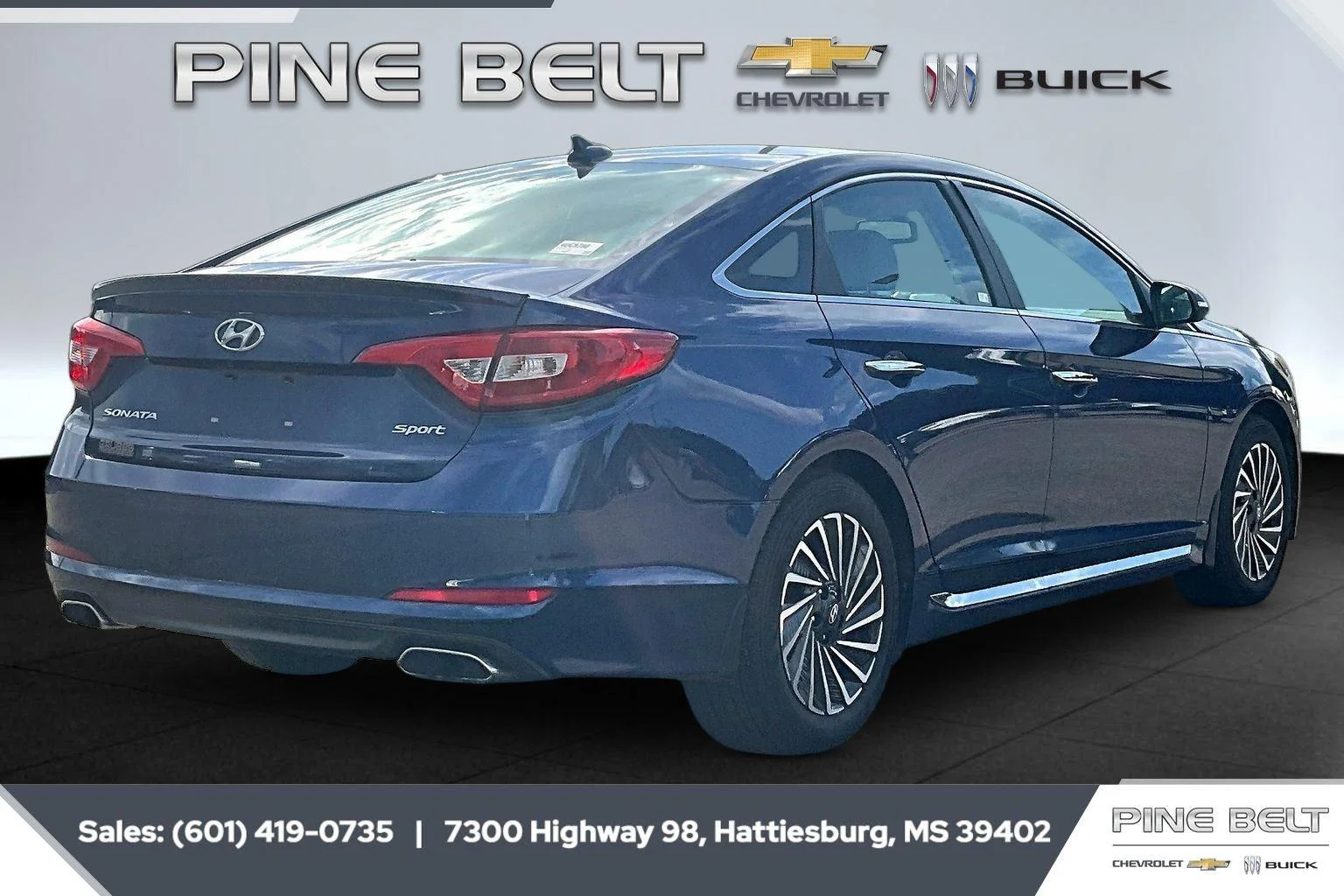 Used 2015 Lakeside Blue Hyundai 2.4L Sport image 11