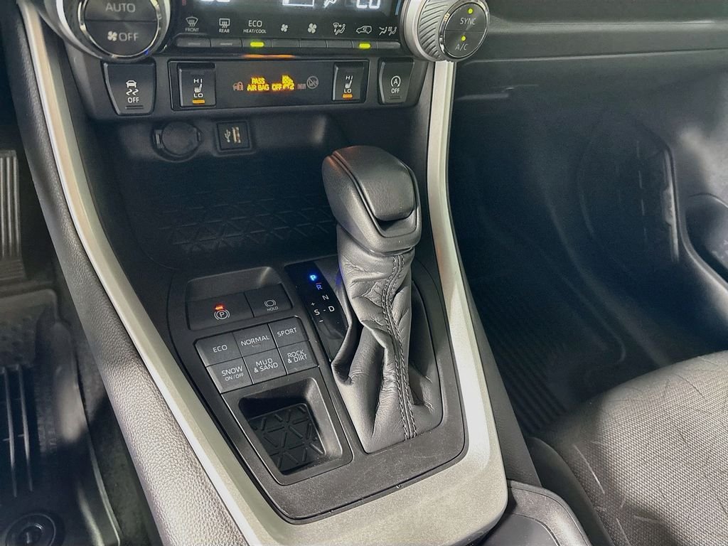 Used 2024 White Toyota XLE image 17