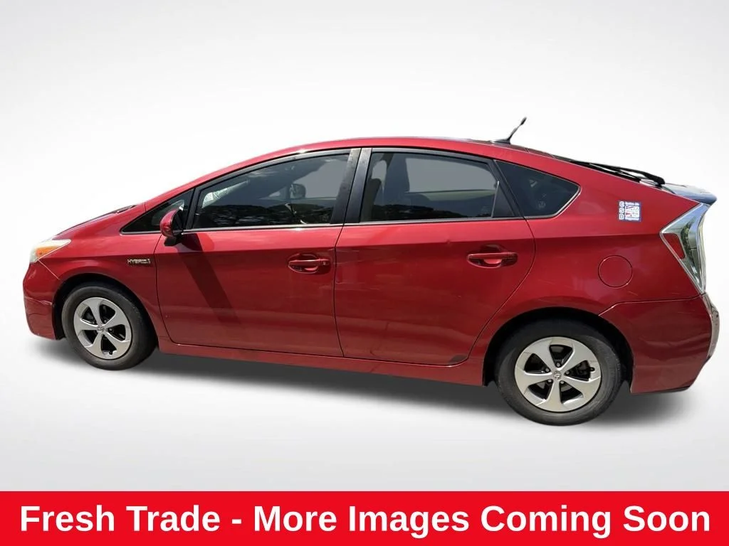 Used 2014 Red Toyota Three image 1