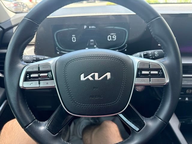 Used 2024 White Kia LX image 28