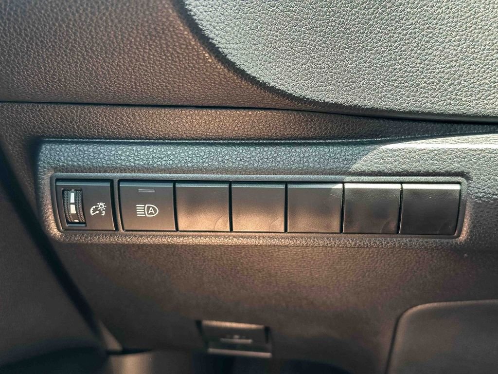 Certified Used 2024  Toyota LE image 34