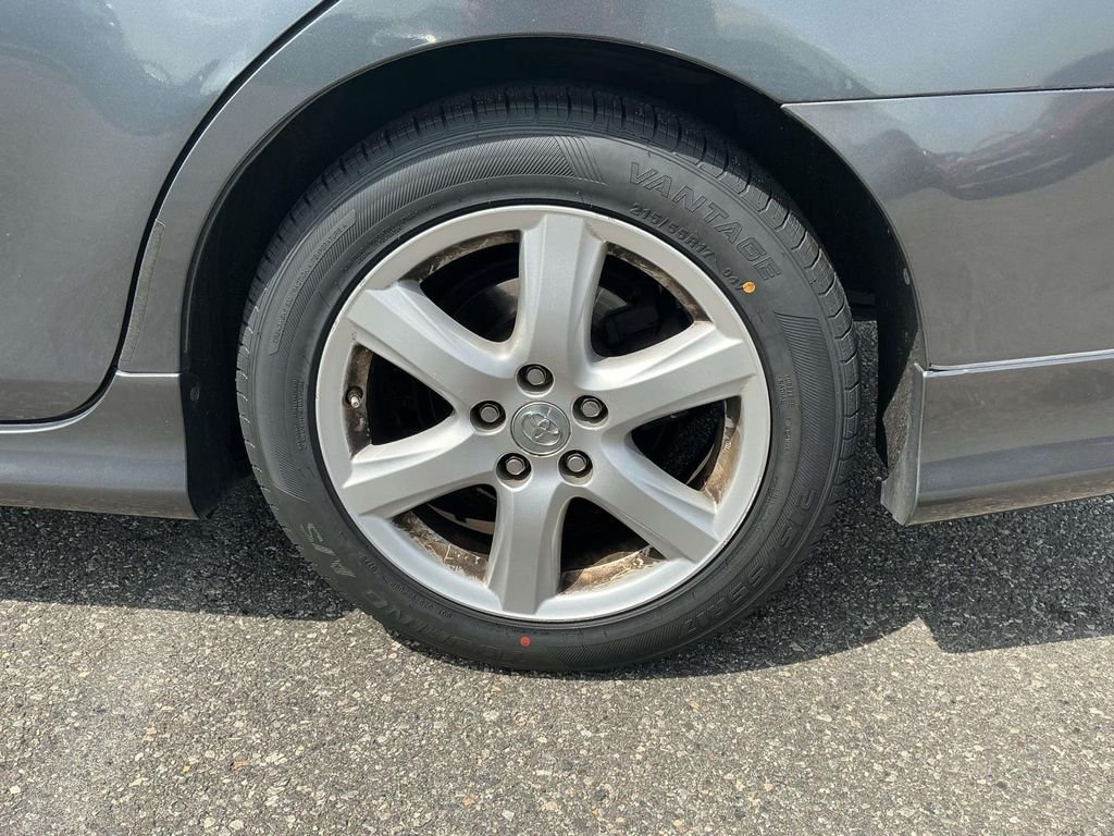 Used 2007 Gray Toyota SE image 17