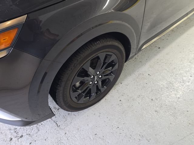 Used 2023 Gray Kia SX image 9