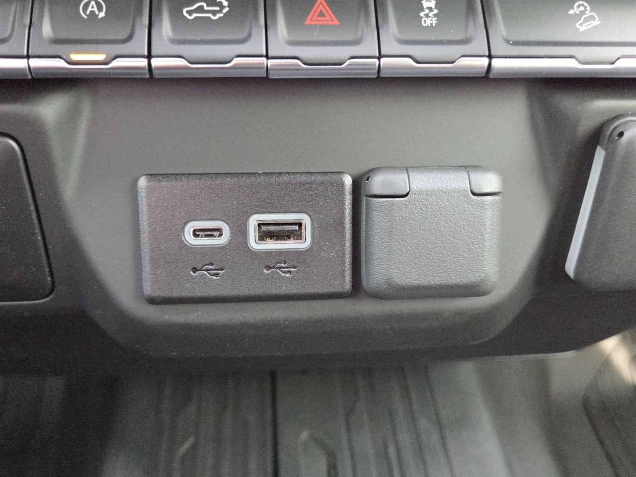 2026 GMC Sierra 1500 Pro - Photo 9