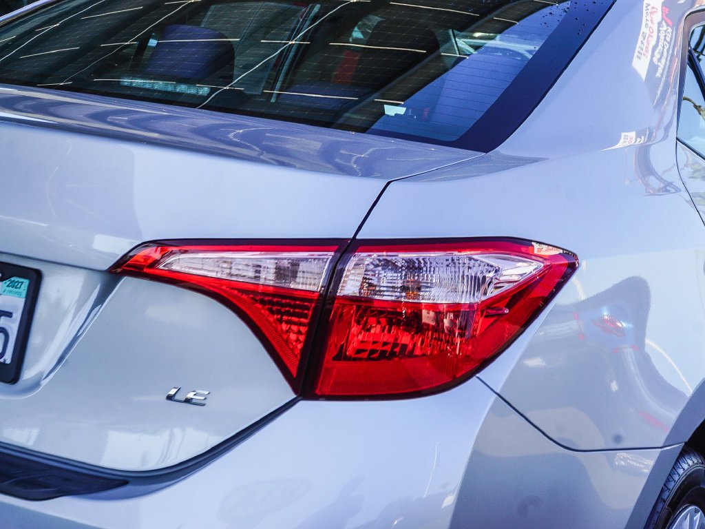 Used 2018 Silver Toyota LE image 8
