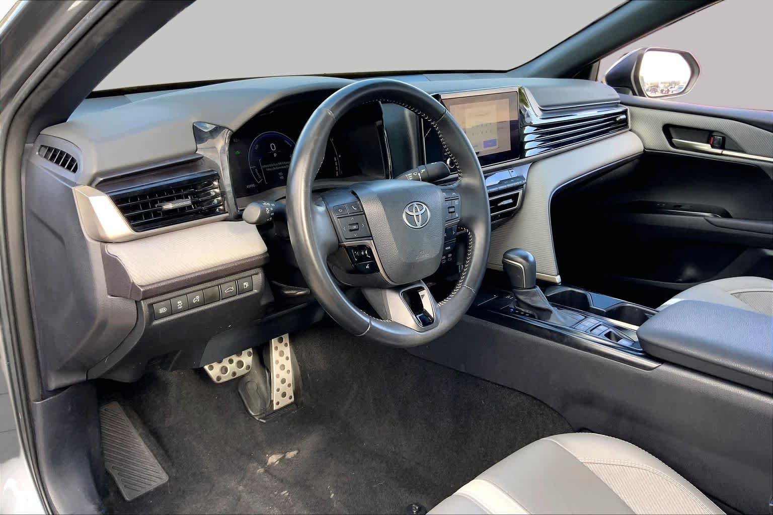 Used 2025 Heavy Metal Toyota SE image 17