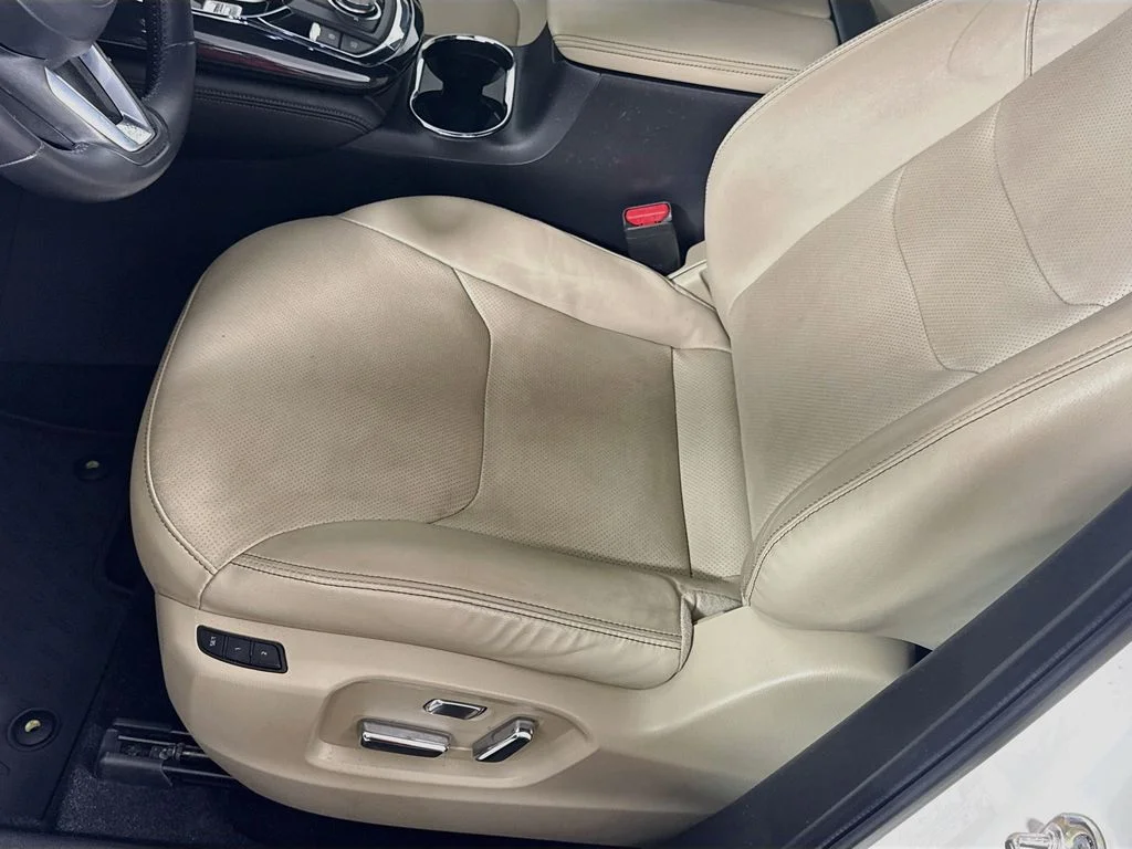 Used 2020 Snowflake White Pearl Mica Mazda Grand Touring image 18