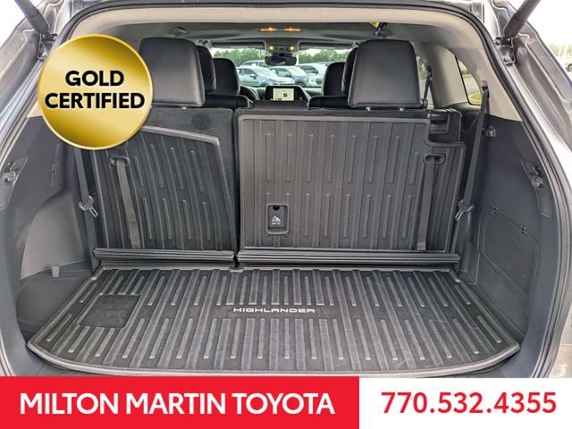 Certified Used 2025  Toyota XLE image 10
