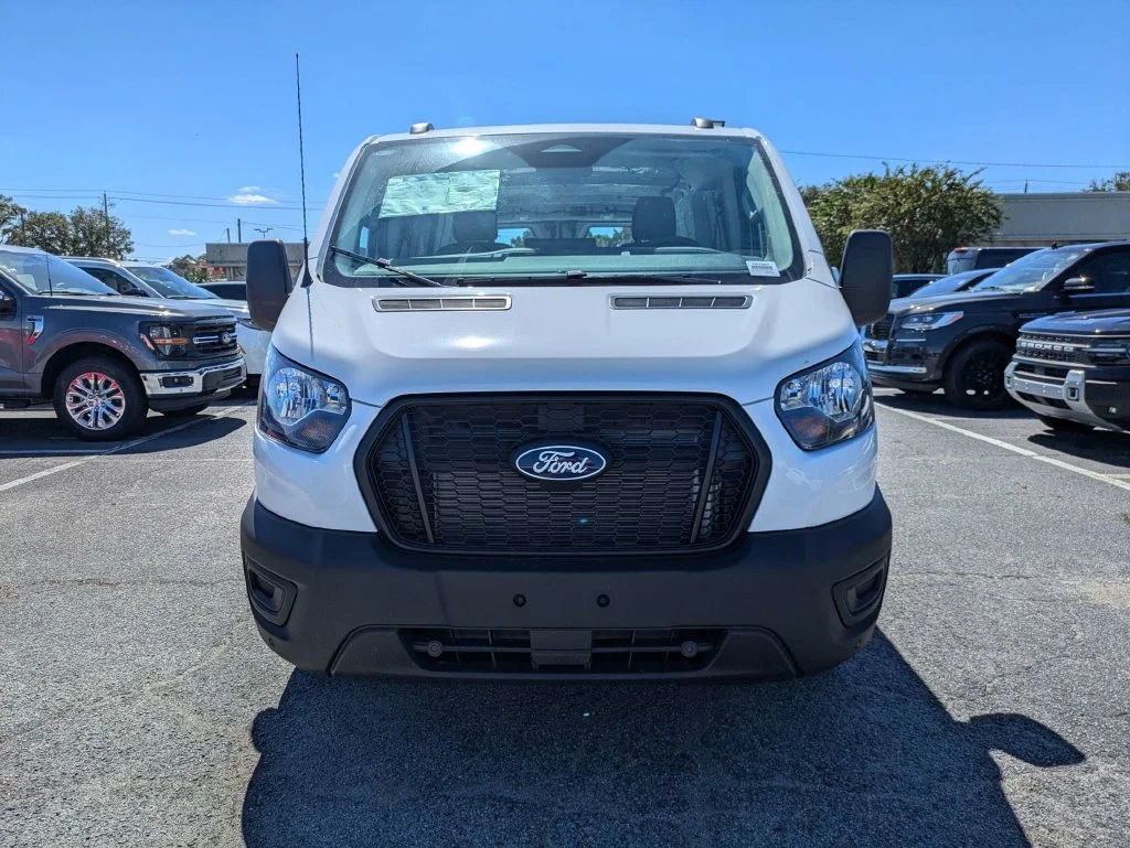 New 2027 White Ford Base image 10