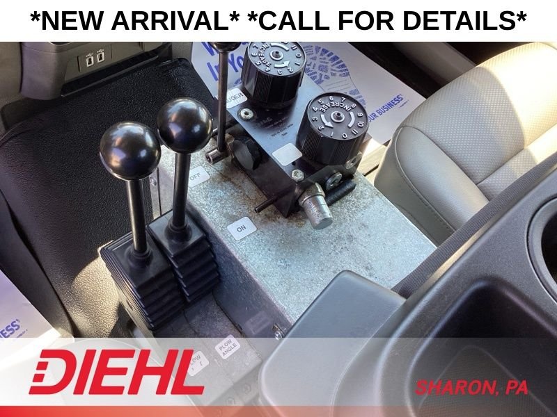 Used 2019 White Ford XL image 25