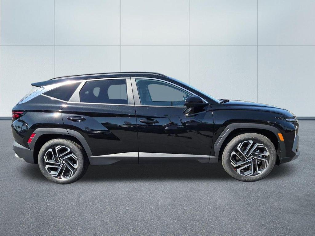 New 2026 Black Hyundai SEL Plus FWD image 7