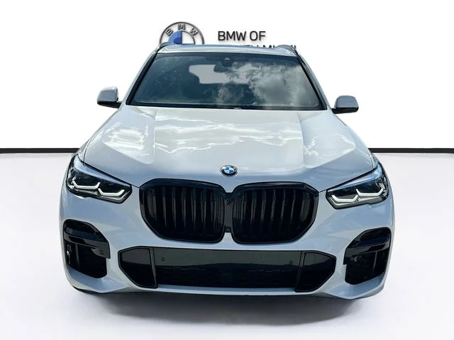 Used 2023 White BMW sDrive40i image 2