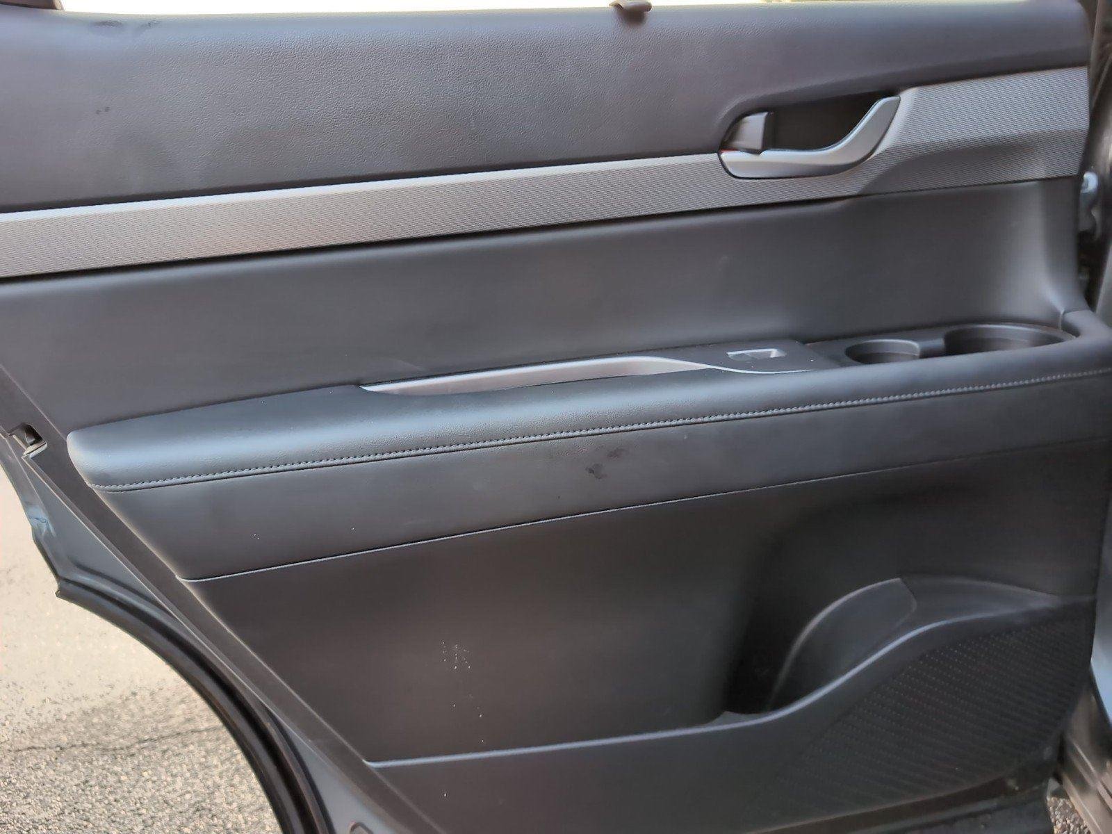 Used 2022 Rainforest Hyundai SEL image 32