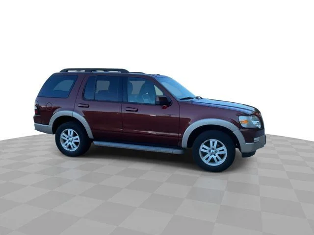 Used 2010  Ford Eddie Bauer image 2