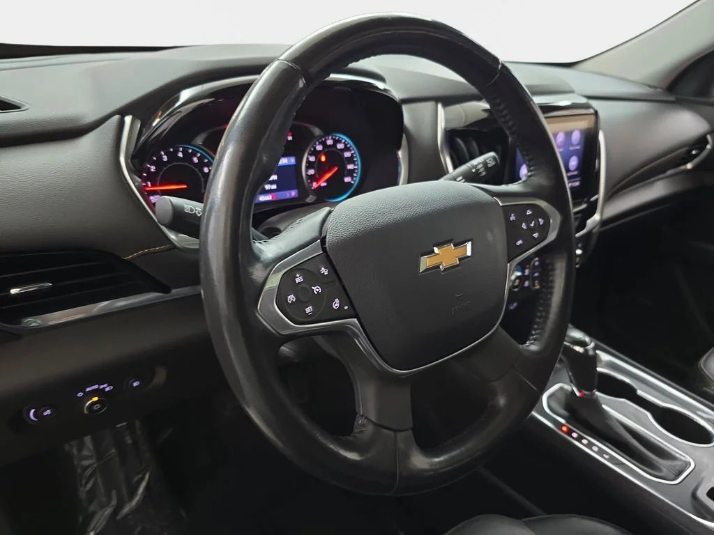 Used 2020 Silver Chevrolet Premier image 19