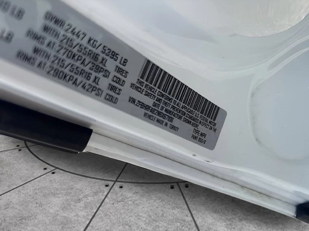 Used 2022 White Ram Base image 30