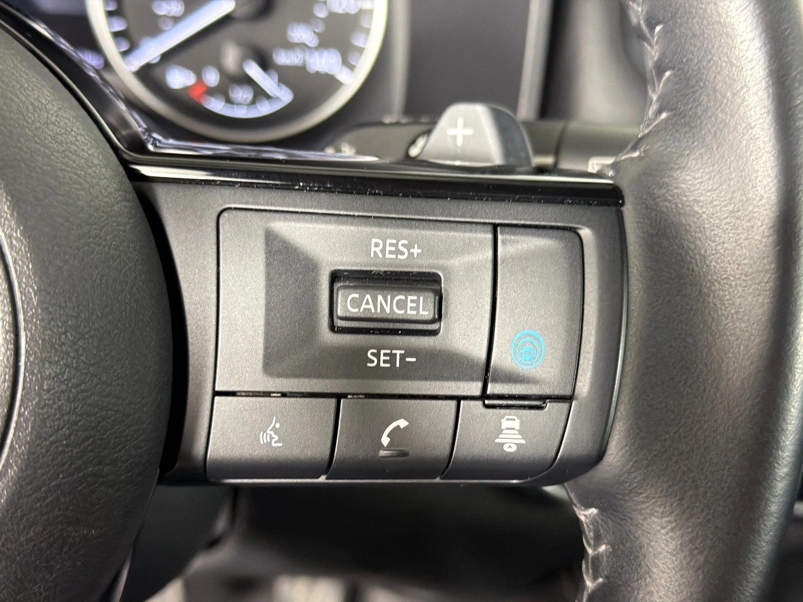 Used 2023 Super Black Nissan SL image 27