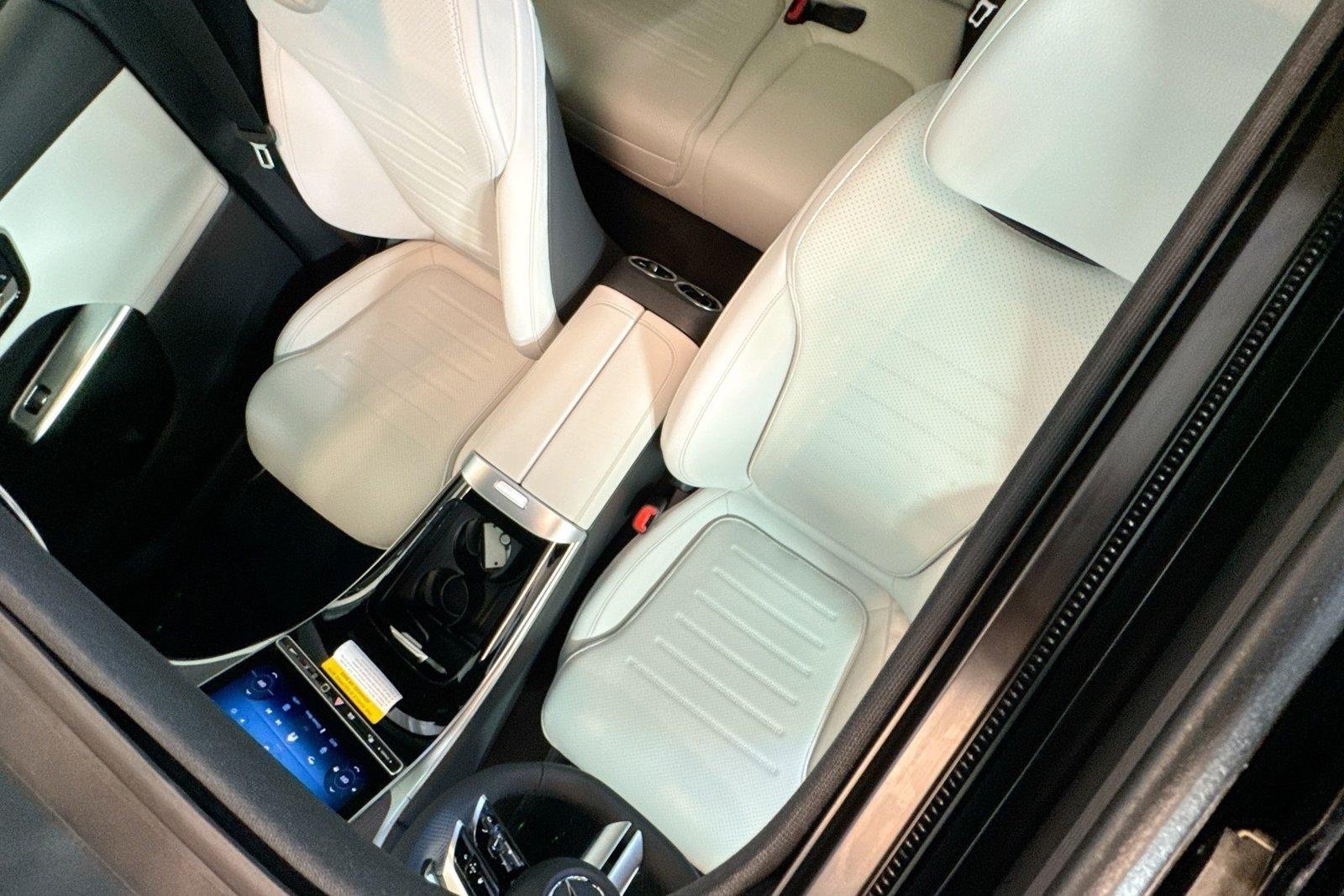 New 2026 Black Mercedes-Benz GLC 300 image 19