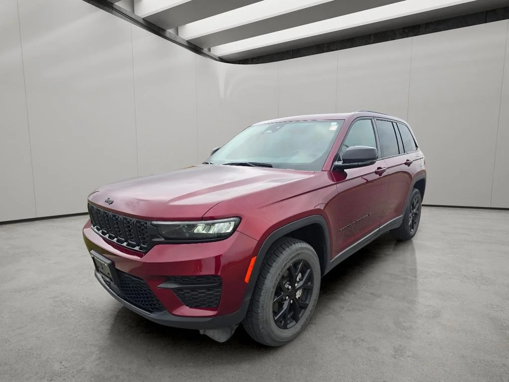 Used 2024 Velvet Red Pearlcoat Jeep Altitude image 1